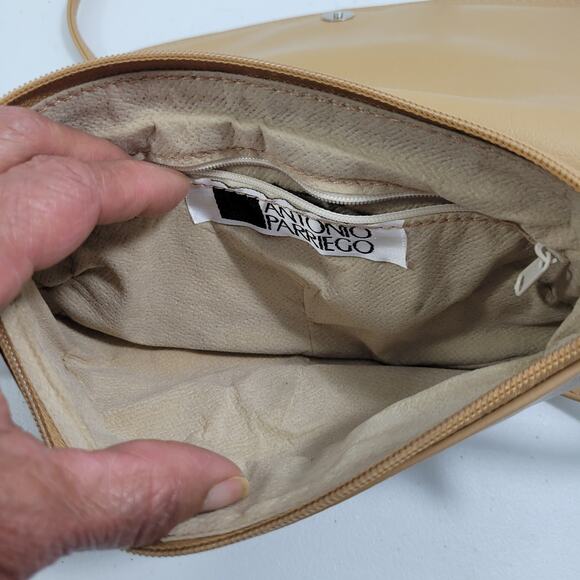 Antonio Parriego Small Tan Crossbody, Shoulder Bay 4424-0733 - Picture 5 of 8
